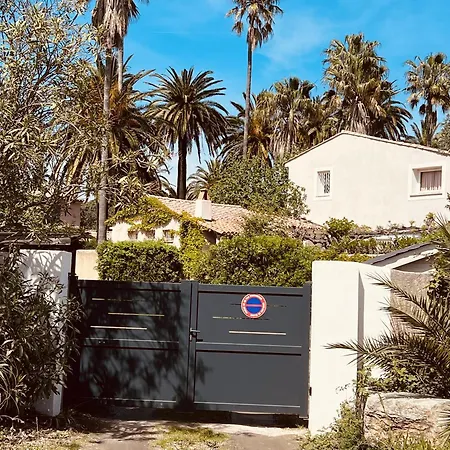Holiday home Des Fleurs