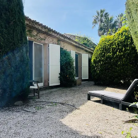 Des Fleurs Holiday home